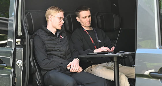 Kundcase Carcon, Pelle och Johu
