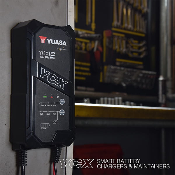 Yuasa YCX12 Batteriladdare